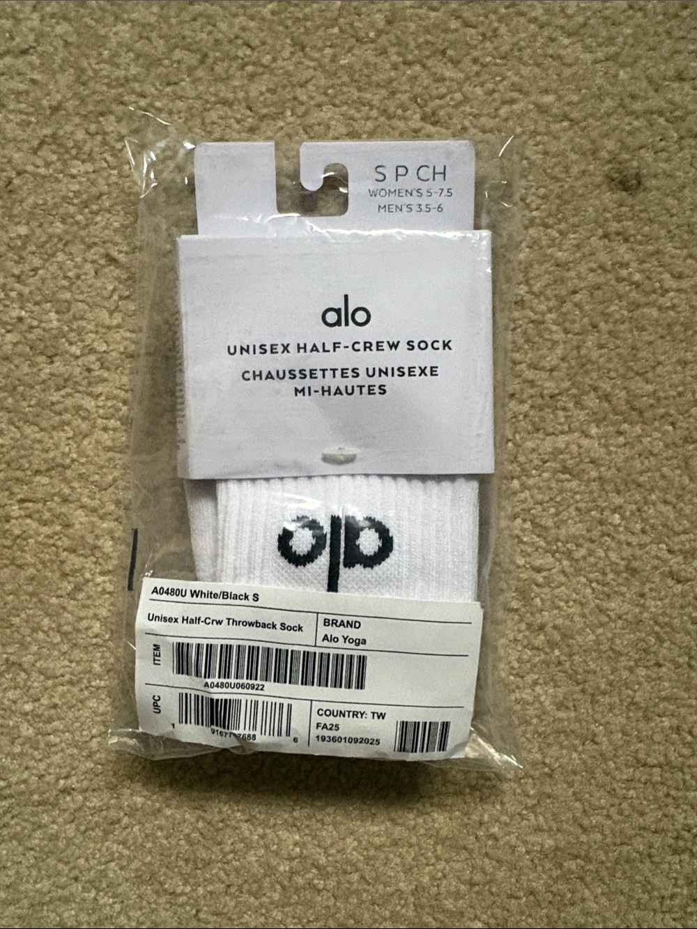 ALO Yoga White Half-Crew Socks, size small